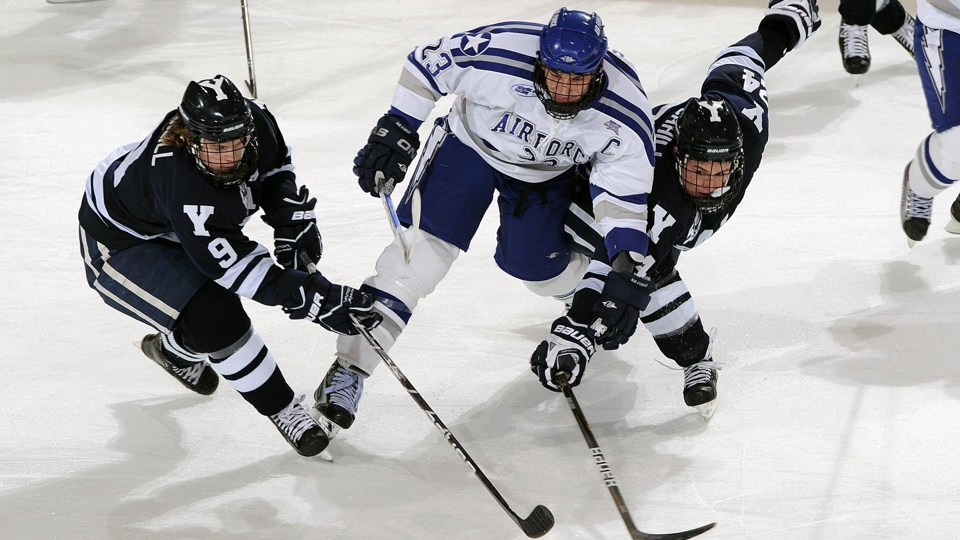 军训献血传言引关注 校方回应:献血与假期无关联,军训期间献血